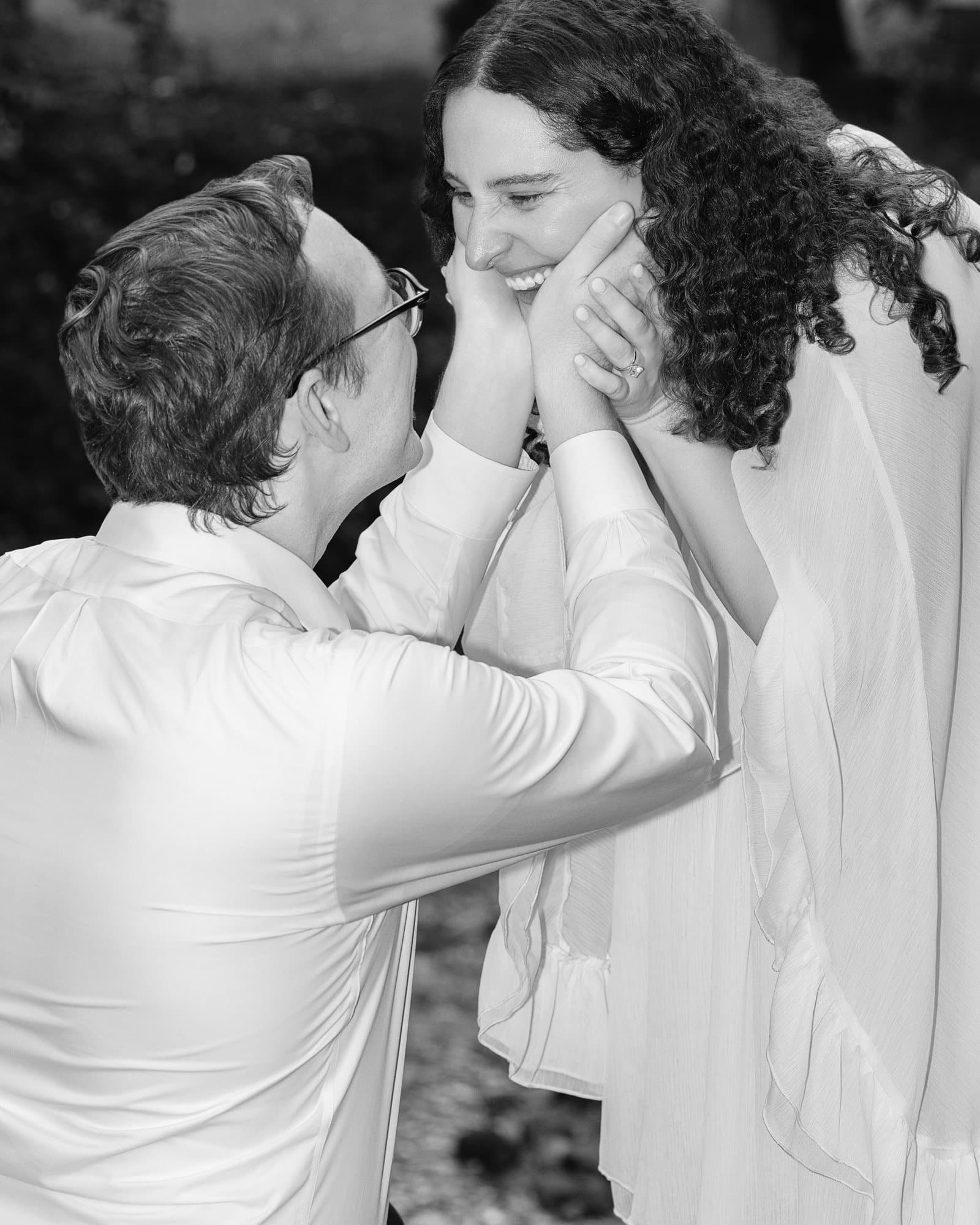 Kiss by the creek, black and white